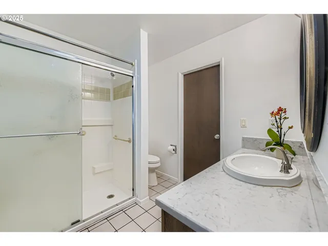 $274,900 | 14862 Northeast Rose Parkway, Portland, OR 97230