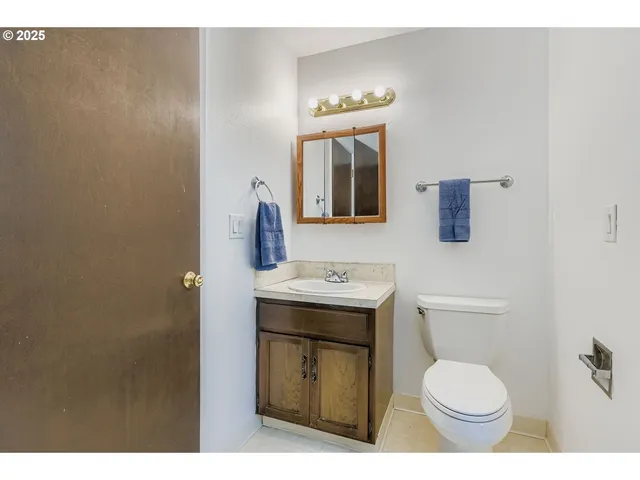 $274,900 | 14862 Northeast Rose Parkway, Portland, OR 97230