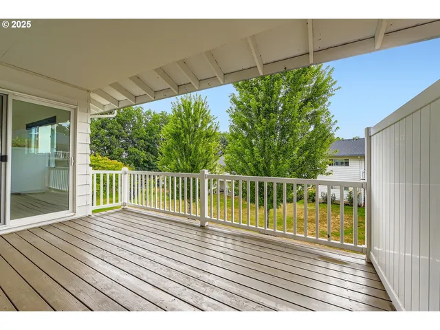 $274,900 | 14862 Northeast Rose Parkway, Portland, OR 97230
