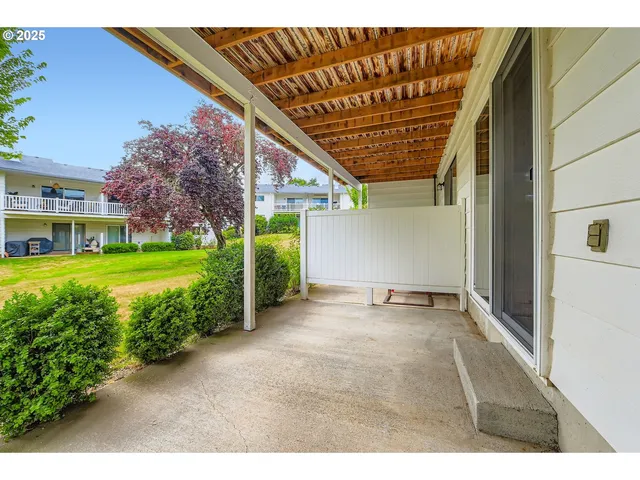 $274,900 | 14862 Northeast Rose Parkway, Portland, OR 97230