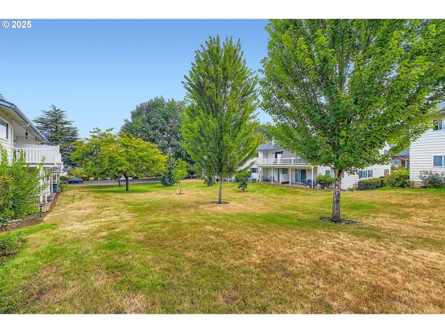 $274,900 | 14862 Northeast Rose Parkway, Portland, OR 97230