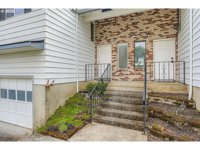 $274,900 | 14862 Northeast Rose Parkway, Portland, OR 97230