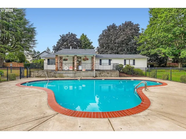$274,900 | 14862 Northeast Rose Parkway, Portland, OR 97230