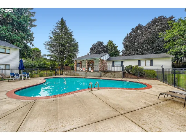 $274,900 | 14862 Northeast Rose Parkway, Portland, OR 97230