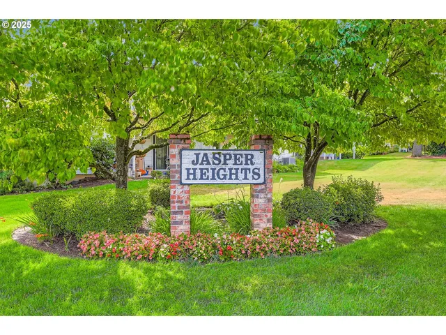 $274,900 | 14862 Northeast Rose Parkway, Portland, OR 97230