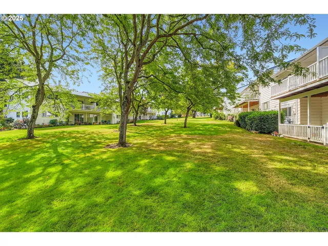 $274,900 | 14862 Northeast Rose Parkway, Portland, OR 97230