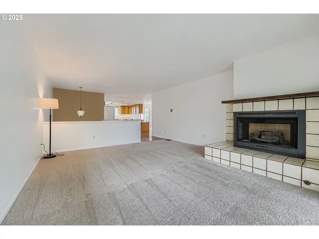 $274,900 | 14862 Northeast Rose Parkway, Portland, OR 97230