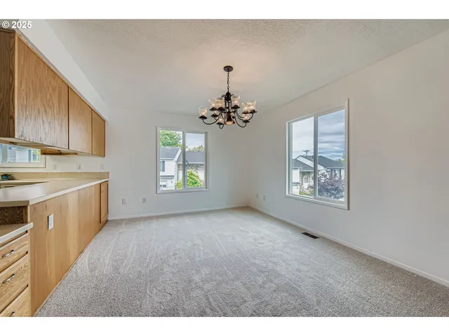$274,900 | 14862 Northeast Rose Parkway, Portland, OR 97230