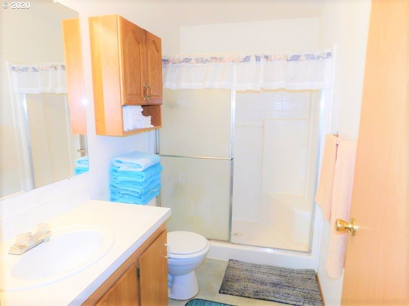 2085 Patrick Loop Cottage Grove, OR 97424 - Photo 14 of 26 Gallery Image 14