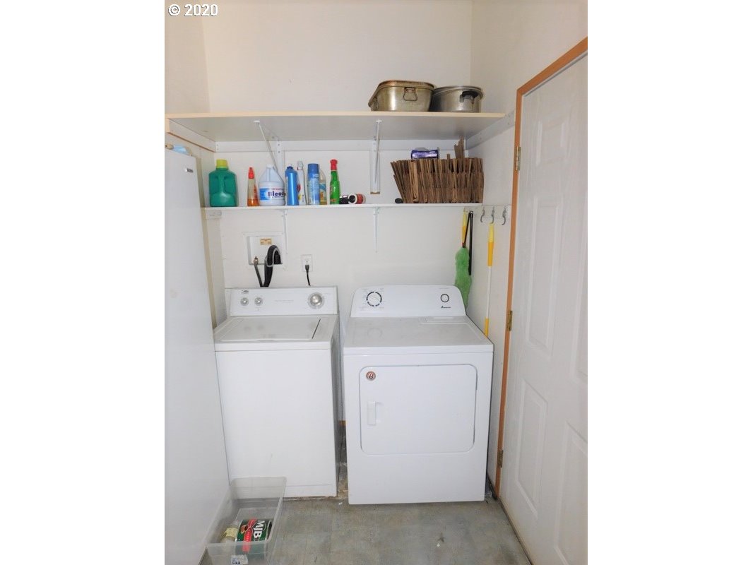 2085 Patrick Loop Cottage Grove, OR 97424 - Photo 15 of 26 Gallery Image 15