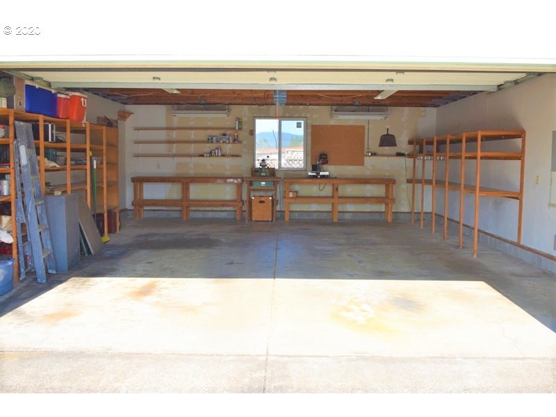 2085 Patrick Loop Cottage Grove, OR 97424 - Photo 17 of 26 Gallery Image 17