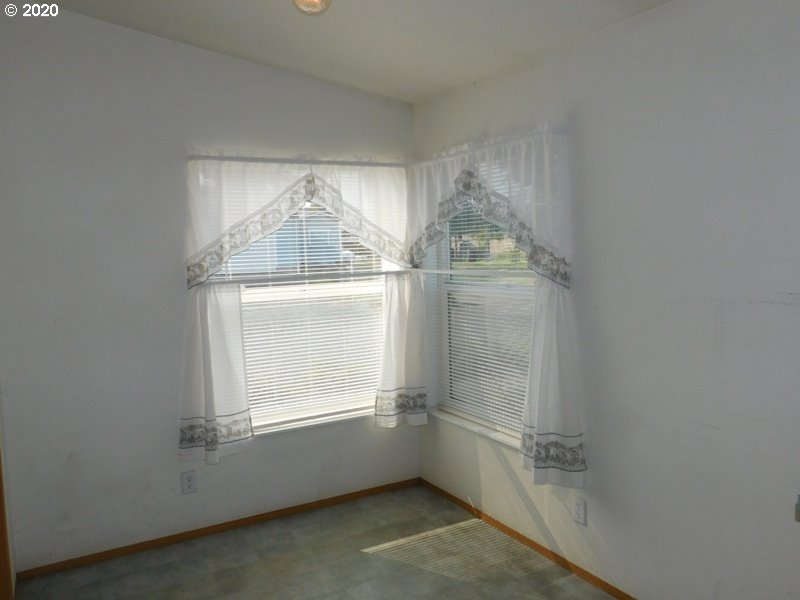 2085 Patrick Loop Cottage Grove, OR 97424 - Photo 8 of 26 Gallery Image 8