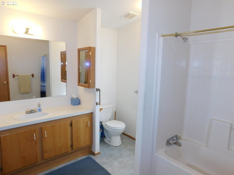 2085 Patrick Loop Cottage Grove, OR 97424 - Photo 10 of 26 Gallery Image 10