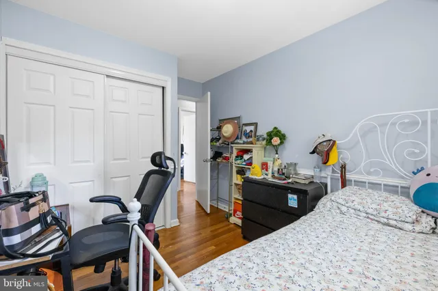 a view of a workspace with furniture