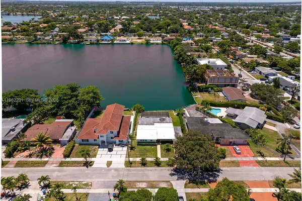 $10,000 | 21320 Northeast 25th Court, Miami, FL 33180