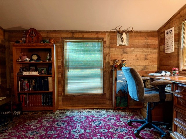 89 Roberson Road Blairsville, GA 30512 - Photo 16 of 22 Primary Bedroom Sitting Area