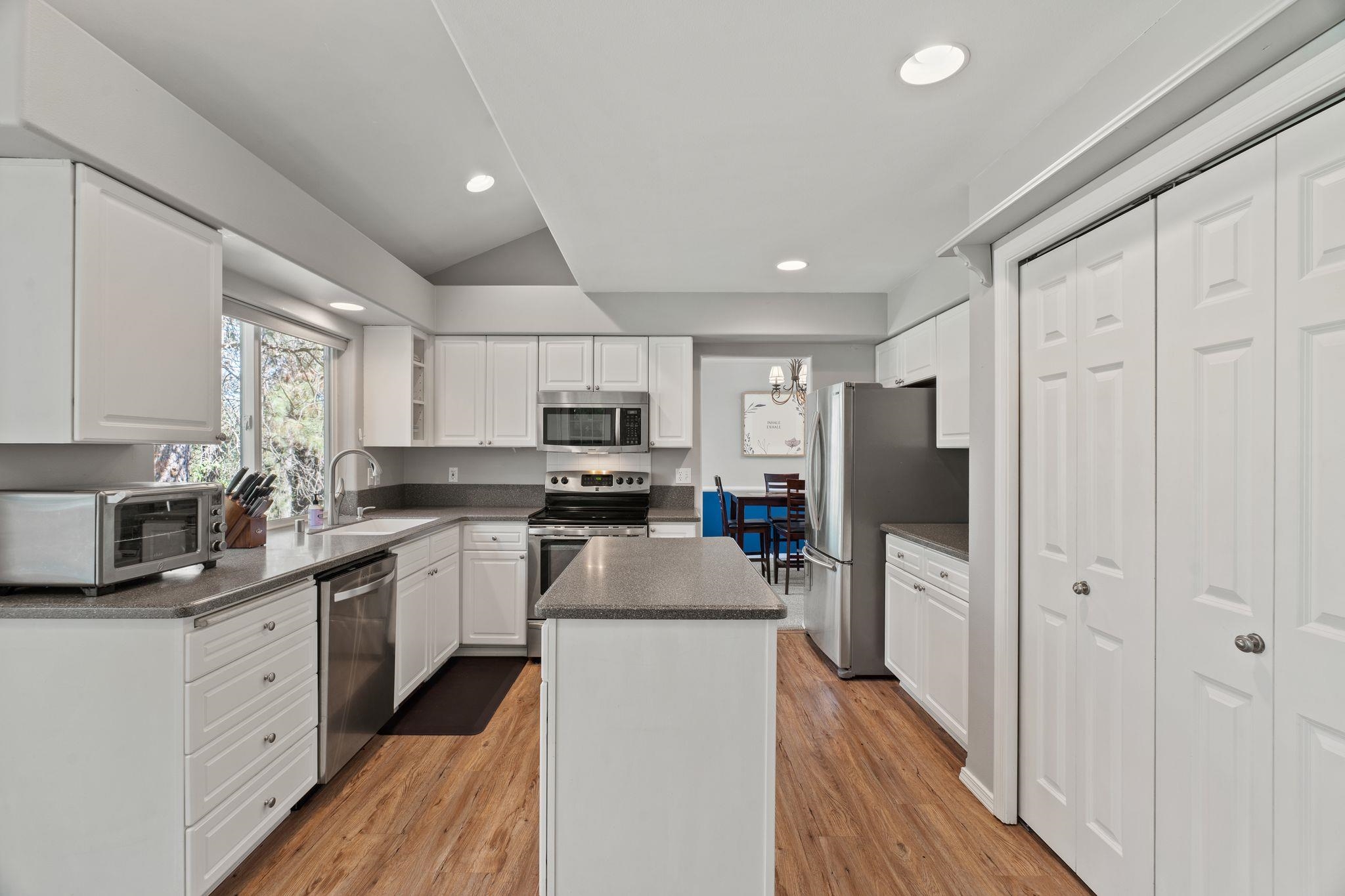 6610 South Echo Ridge Street Spokane, WA 99224 - Photo 6 of 50 Gallery Image 6
