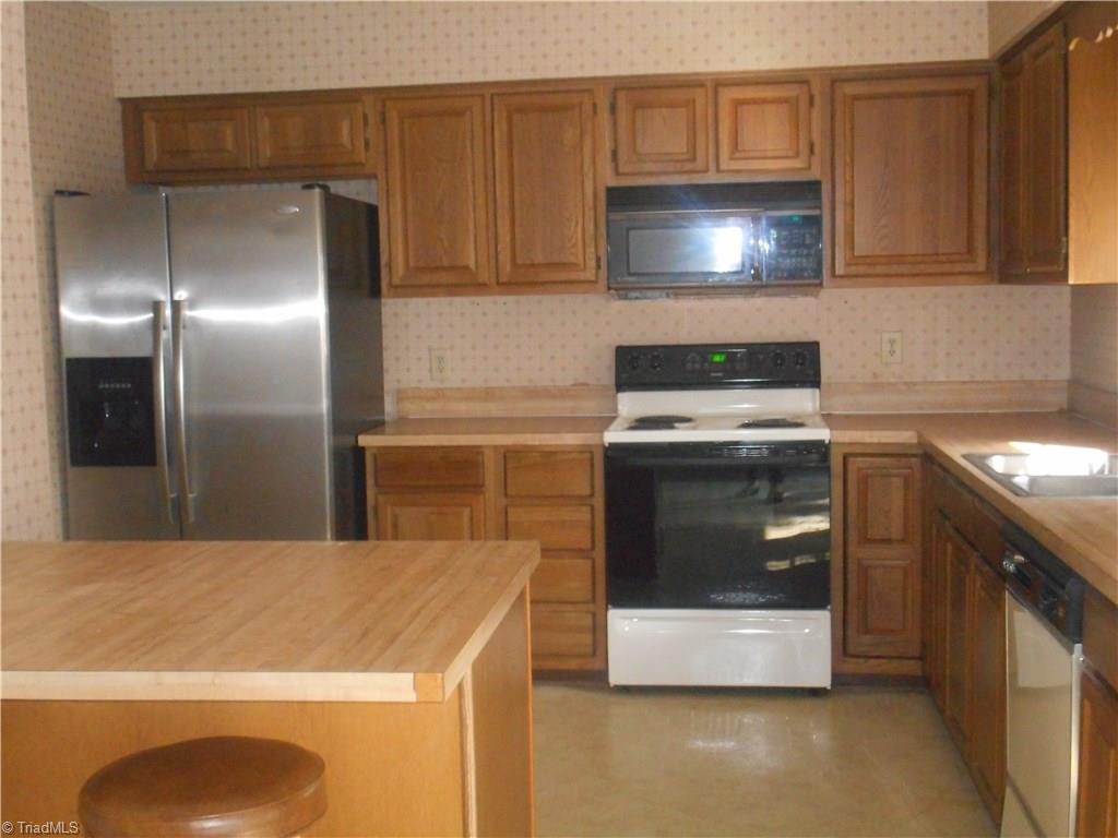 1814 Rivertrace Point High Point, NC 27265 - Photo 11 of 22 Gallery Image 11