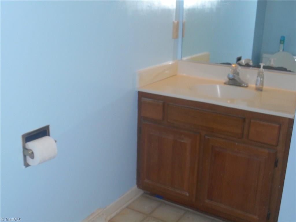 1814 Rivertrace Point High Point, NC 27265 - Photo 15 of 22 Gallery Image 15