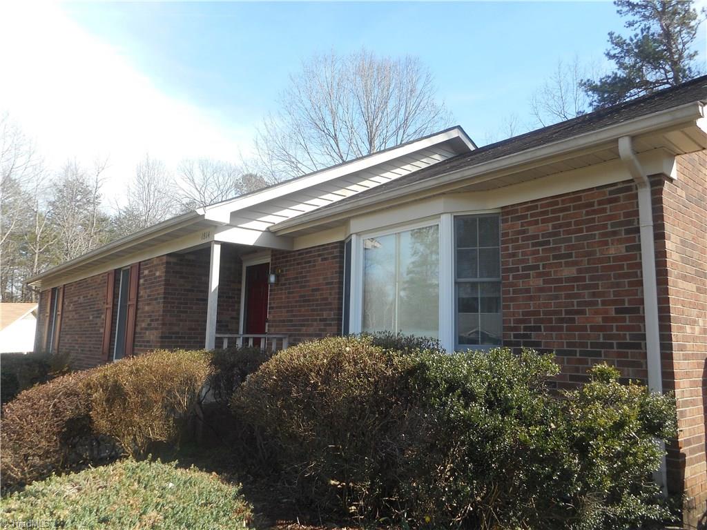 1814 Rivertrace Point High Point, NC 27265 - Photo 3 of 22 Gallery Image 3