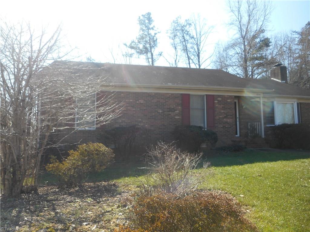 1814 Rivertrace Point High Point, NC 27265 - Photo 4 of 22 Gallery Image 4