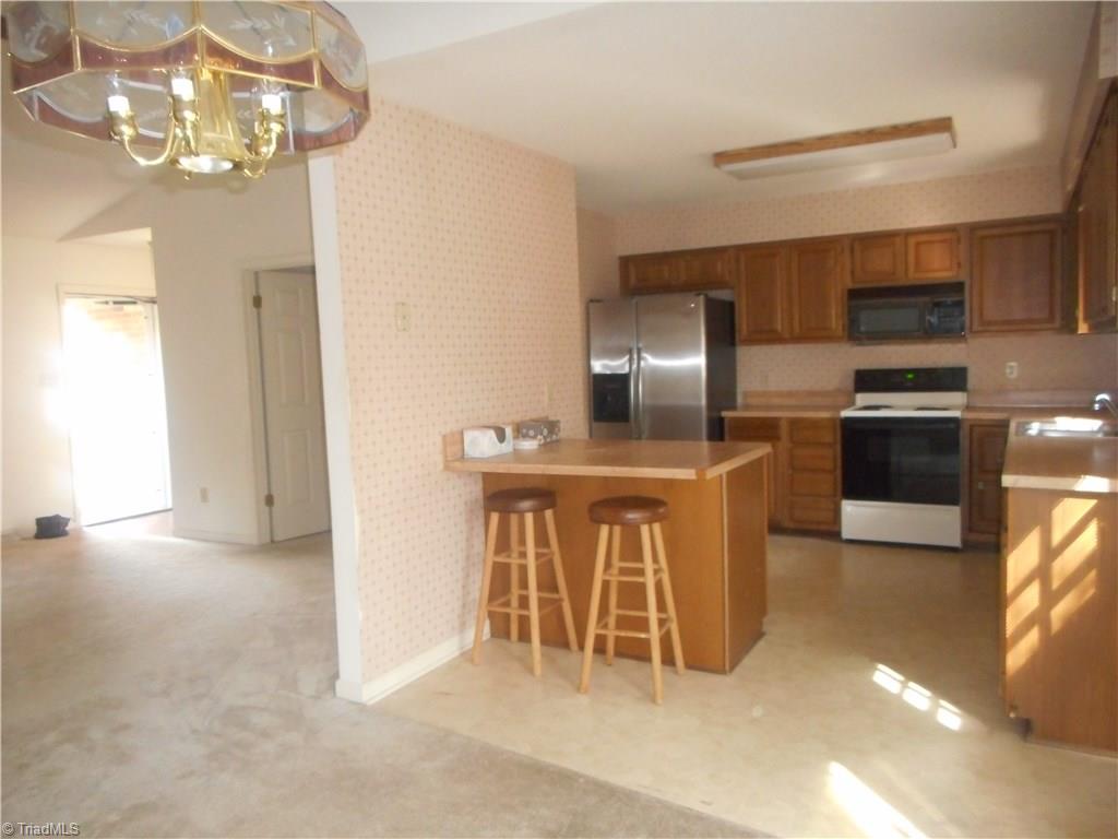 1814 Rivertrace Point High Point, NC 27265 - Photo 10 of 22 Gallery Image 10