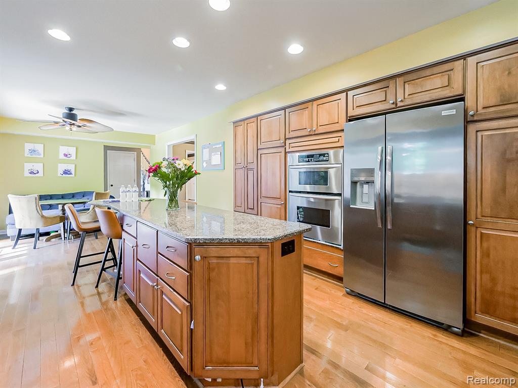 11924 Raintree Court Utica, MI 48315 - Photo 12 of 41 Gallery Image 12