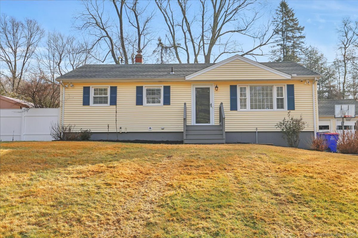 141 Toll House Lane Fairfield, CT 06825 - Photo 1 of 1 Gallery Image 1