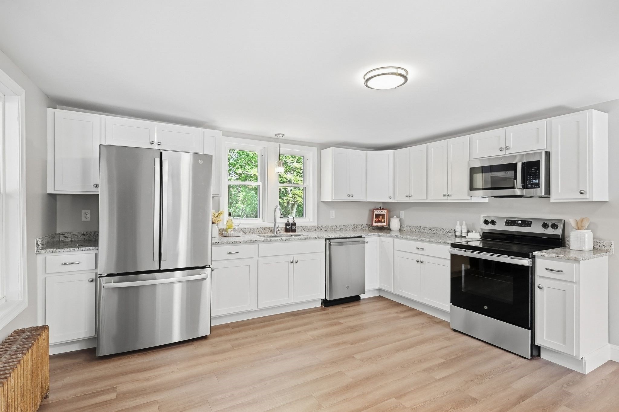 1078 Granby Road Chicopee, MA 01020 - Photo 5 of 37 Gallery Image 5