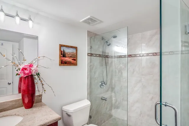 $2,500 | 1715 Village Boulevard, Unit 201, West Palm Beach, FL 33409