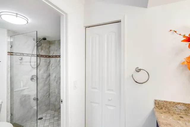 $2,500 | 1715 Village Boulevard, Unit 201, West Palm Beach, FL 33409