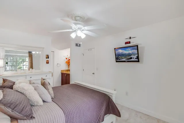 $2,500 | 1715 Village Boulevard, Unit 201, West Palm Beach, FL 33409