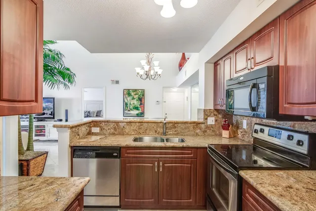 $2,500 | 1715 Village Boulevard, Unit 201, West Palm Beach, FL 33409