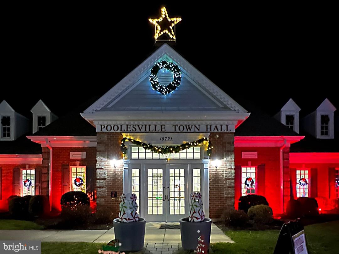 19332 Cissel Manor Drive Poolesville, MD 20837 - Photo 77 of 81 Our holiday lighting ceremony is fun for all ages!