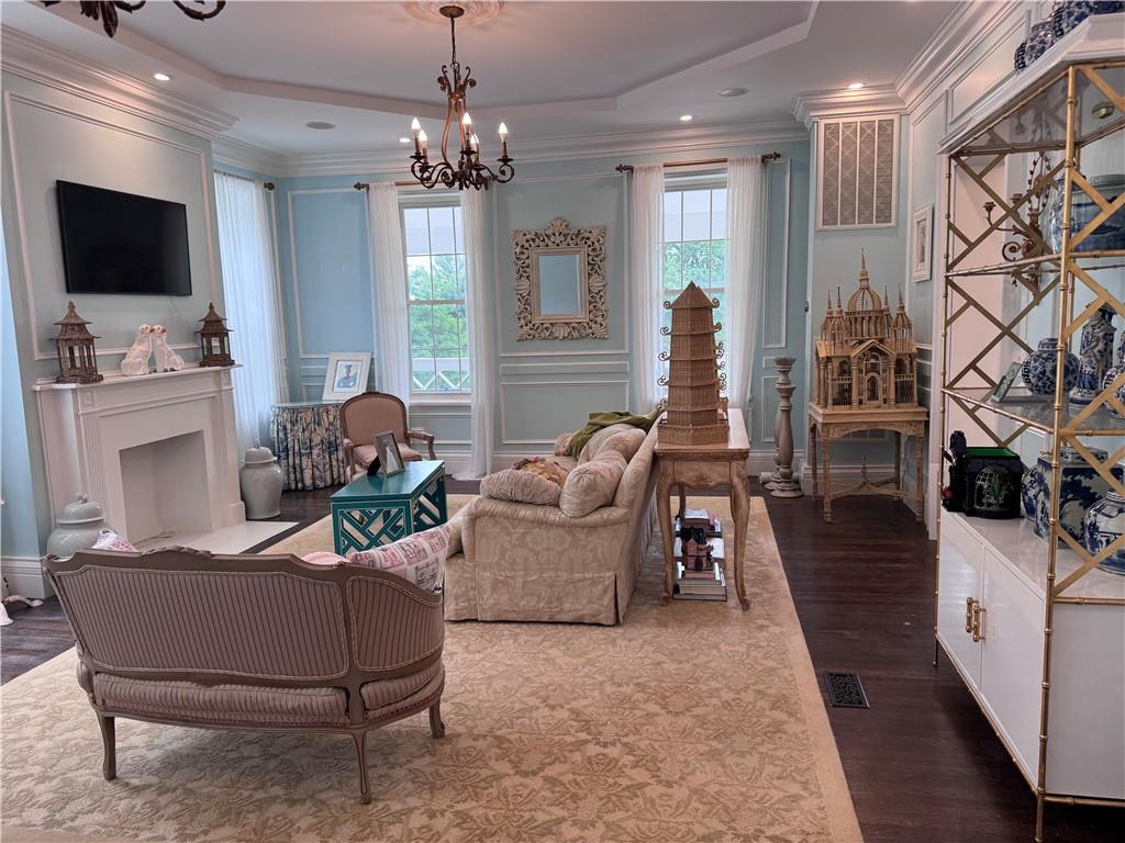 314 Mill Hill Road Nassau County, NY 11765 - Photo 13 of 23