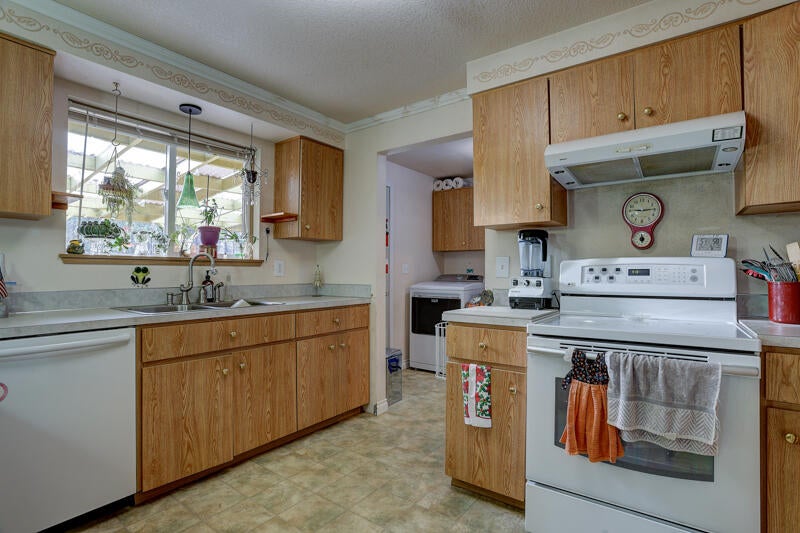 19455 Apache Road Bend, OR 97702 - Photo 5 of 23 19455 Apache Road-6