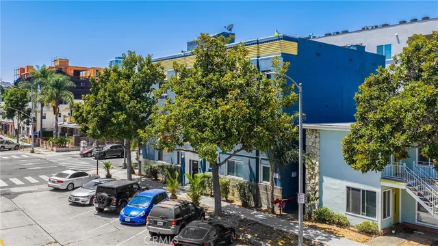 $2,200 | 601 Linden Avenue, Unit 303, Long Beach, CA 90802