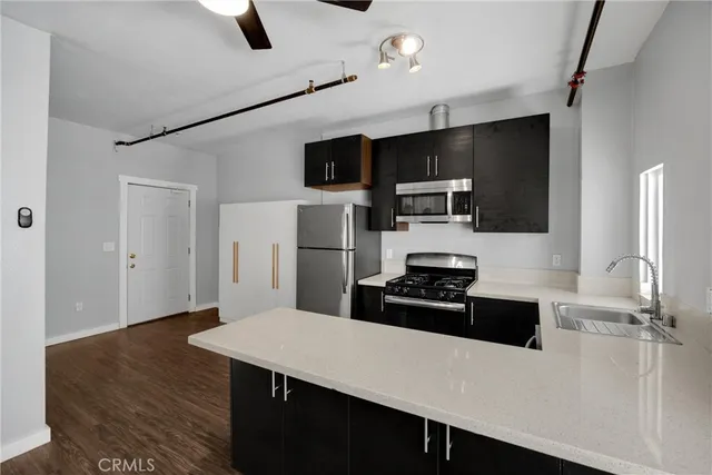 $2,200 | 601 Linden Avenue, Unit 303, Long Beach, CA 90802