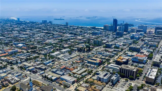 $2,200 | 601 Linden Avenue, Unit 303, Long Beach, CA 90802