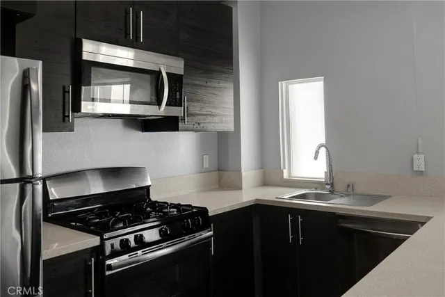 $2,200 | 601 Linden Avenue, Unit 303, Long Beach, CA 90802