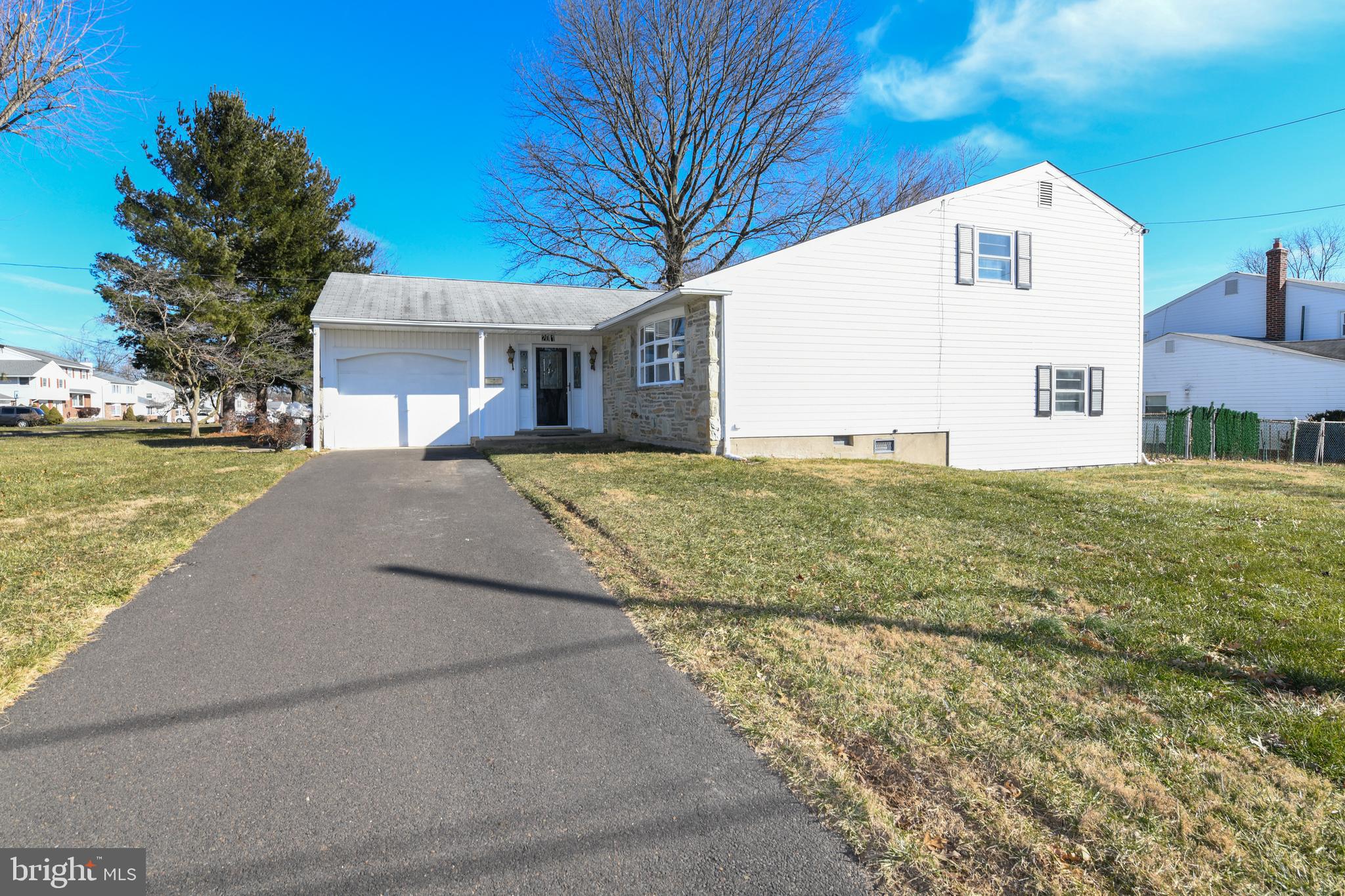 201 Surrey Road Southampton, PA 18966 - Photo 2 of 26 Gallery Image 2