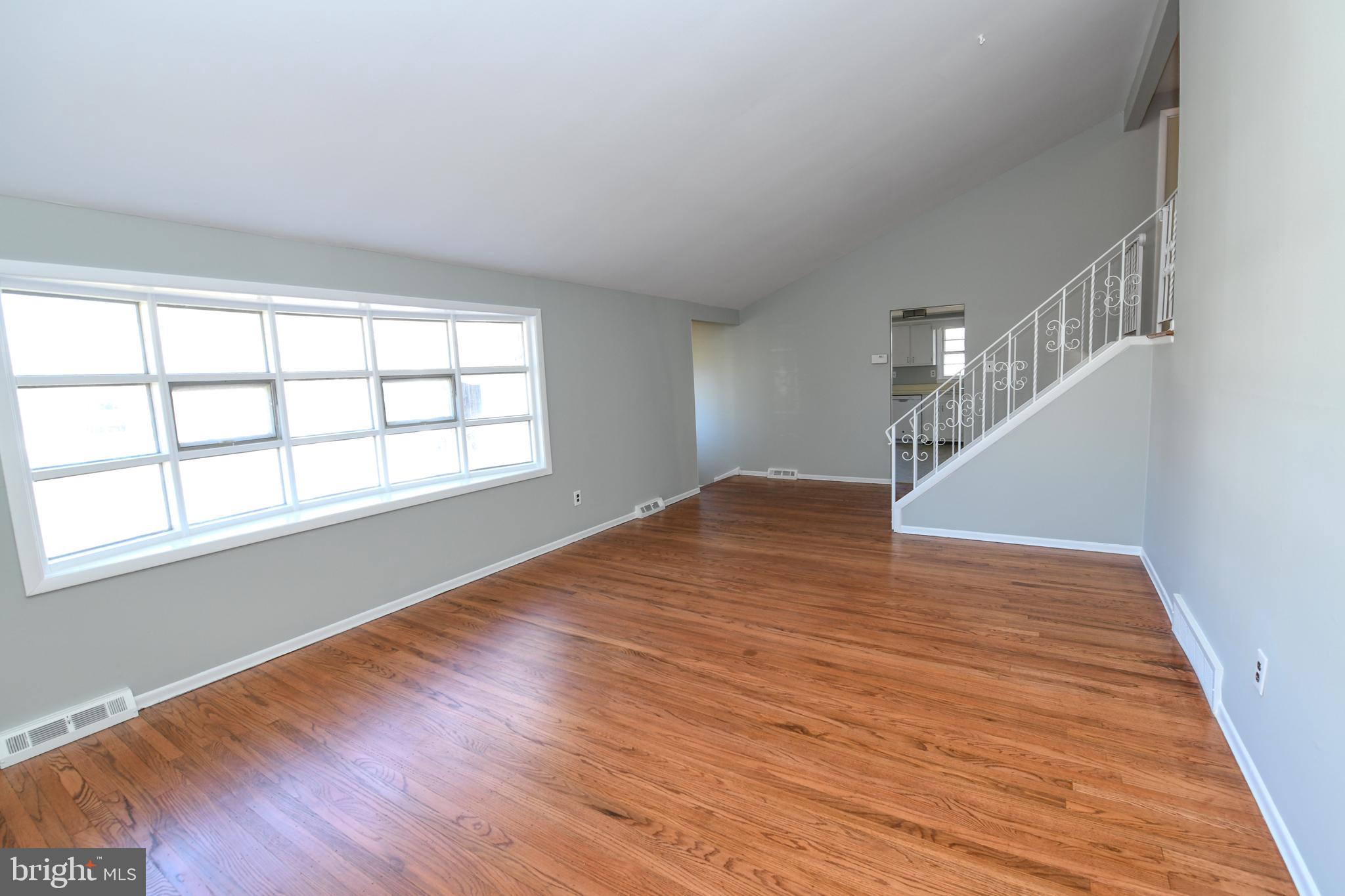 201 Surrey Road Southampton, PA 18966 - Photo 4 of 26 Gallery Image 4