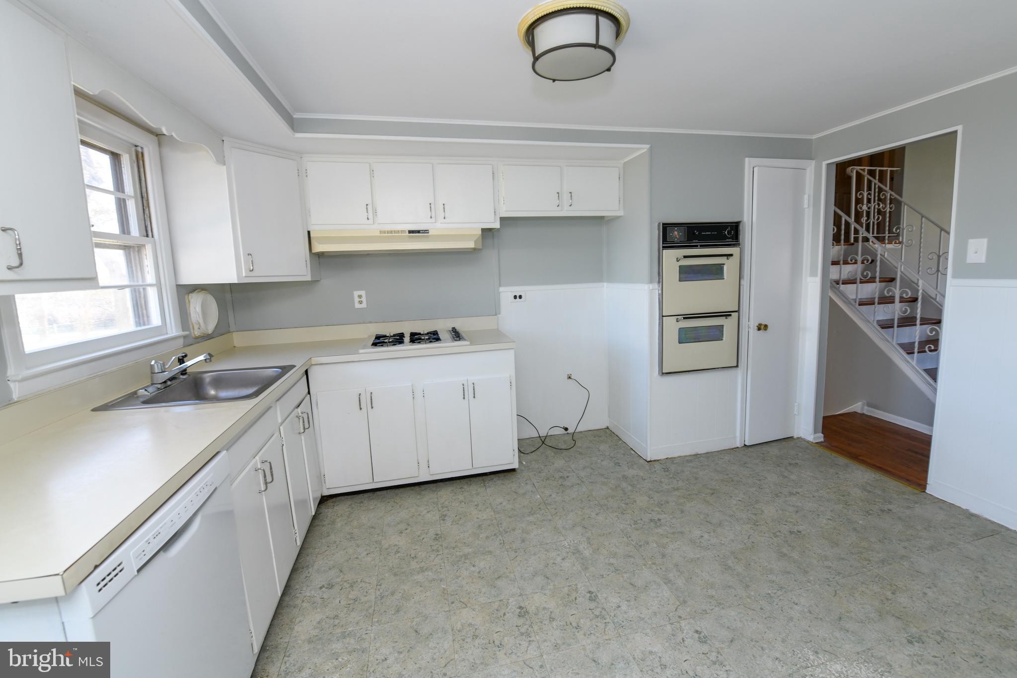 201 Surrey Road Southampton, PA 18966 - Photo 6 of 26 Gallery Image 6