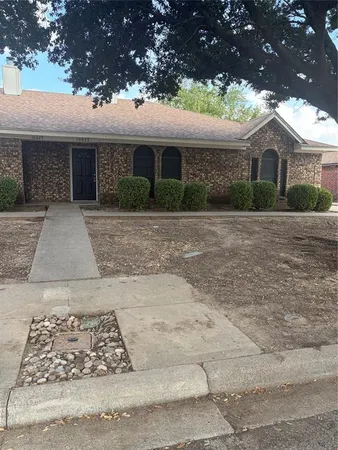 $1,550 | 10633 Flamewood Drive, Fort Worth, TX 76140