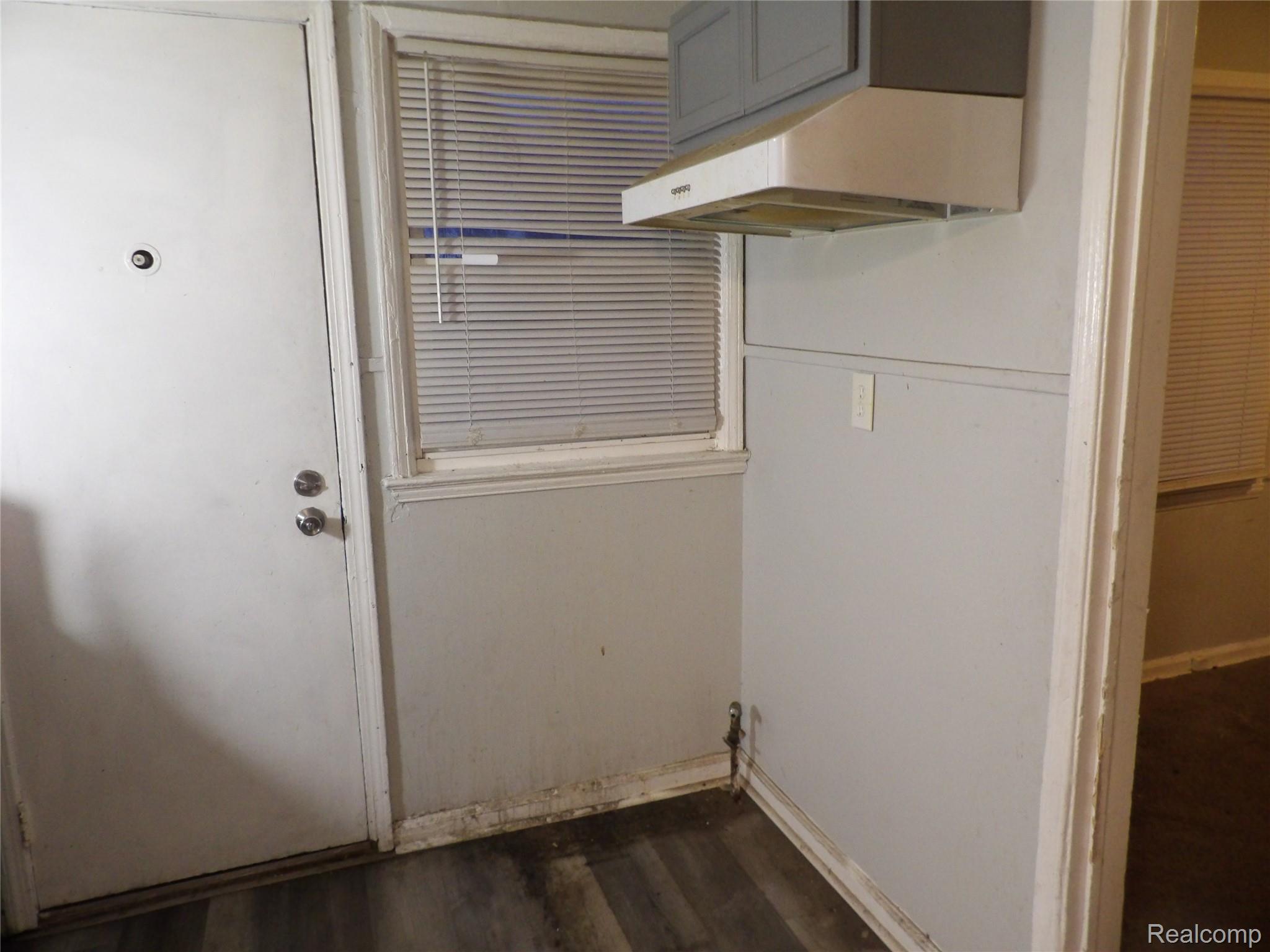19985 Meyers Road Detroit, MI 48235 - Photo 6 of 16 100_0152.JPG