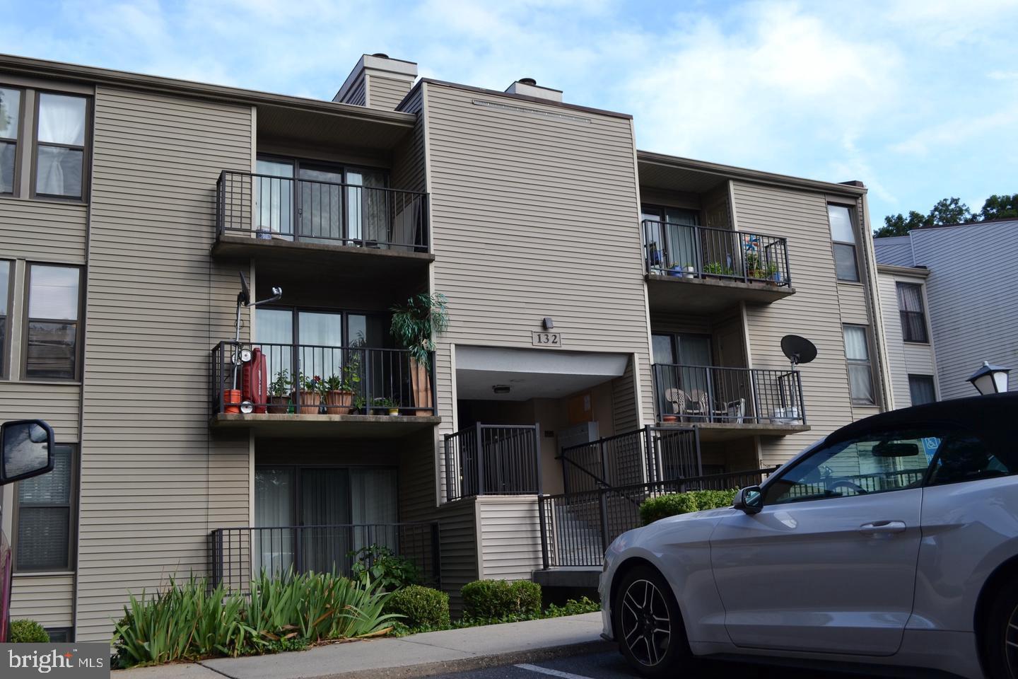 132 Duvall Lane, Unit 210202, Gaithersburg, MD 20877 Compass