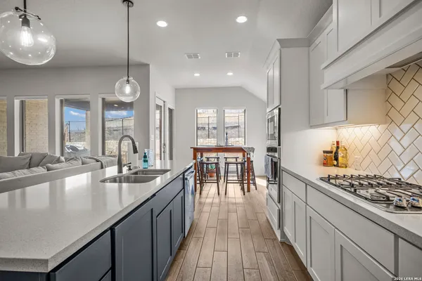 $3,000 | 1847 Weinnacht, New Braunfels, TX 78132