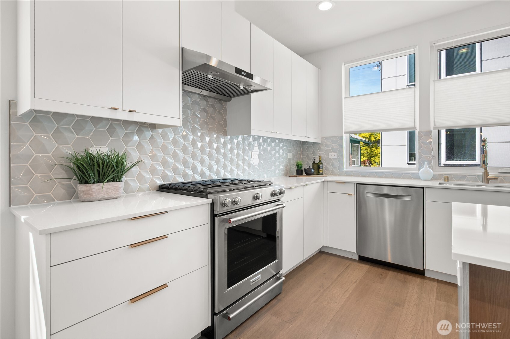 815 North 48th Street Seattle, WA 98103 - Photo 13 of 29