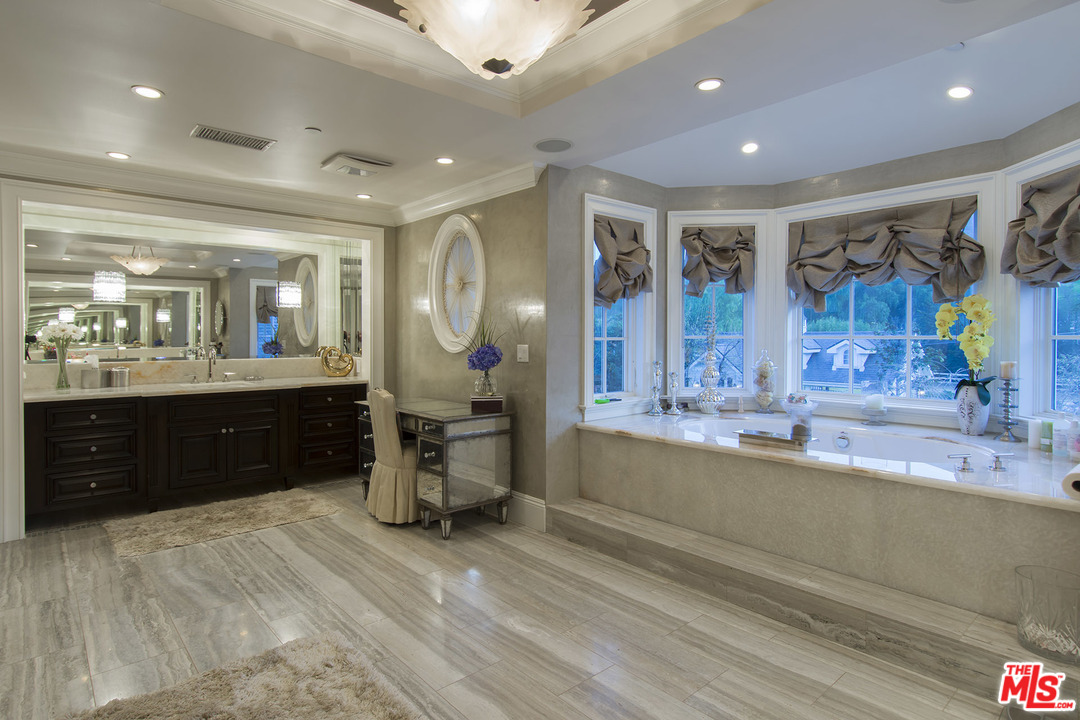 23808 Long Valley Road Hidden Hills, CA 91302 - Photo 15 of 21 Gallery Image 15