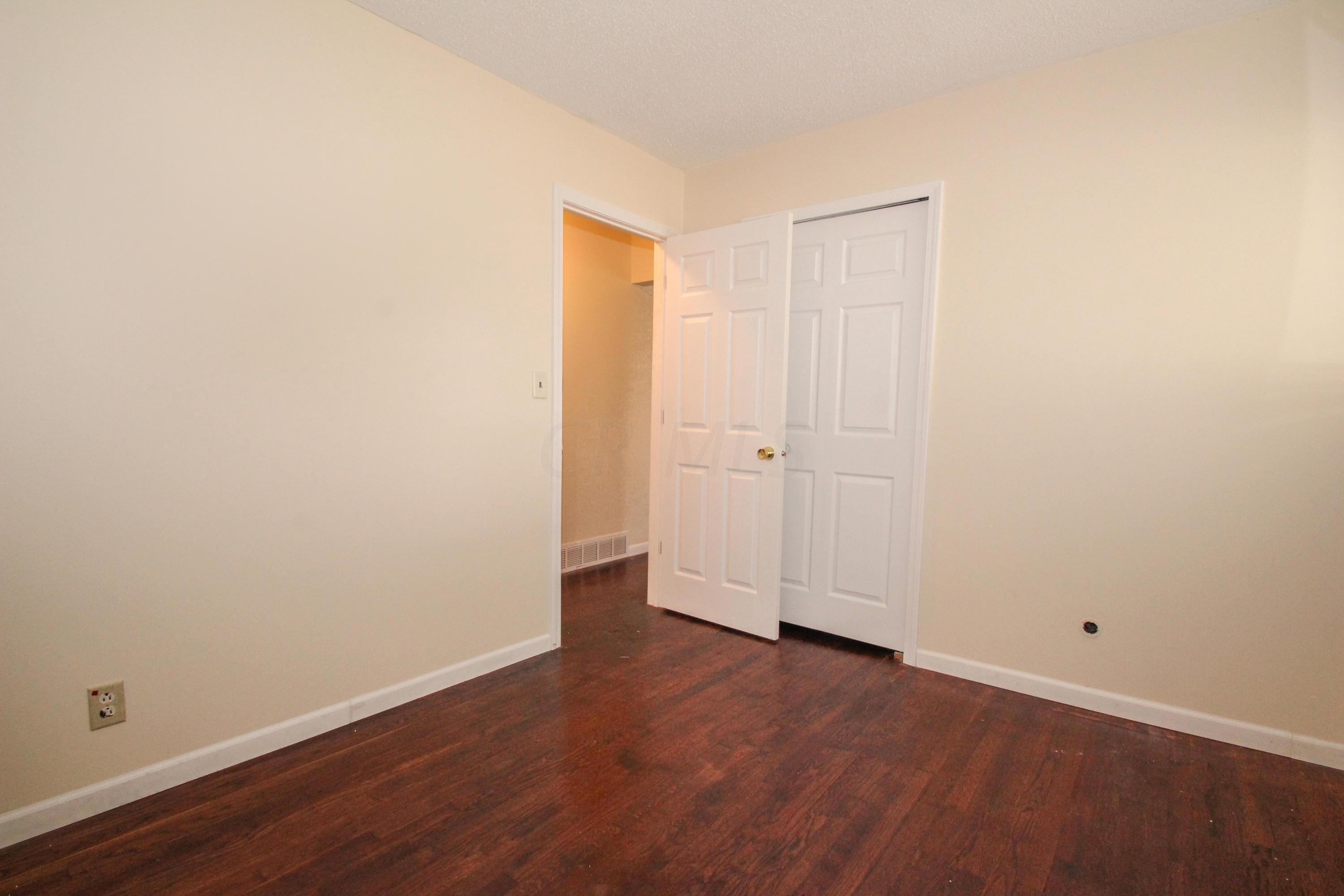 4835 Manitoba Road Columbus, OH 43229 - Photo 11 of 29 Gallery Image 11